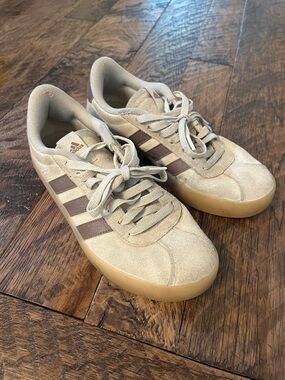 adidas VL Court 3.0  7.5 Beige Brown Gum WOMEN'S